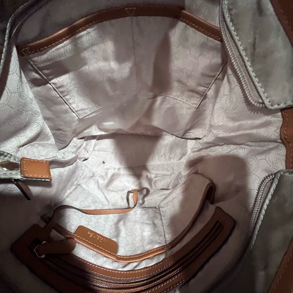 Michael Kors Tan and Brown Tote Bag with Classic Design - Picture 3 of 10